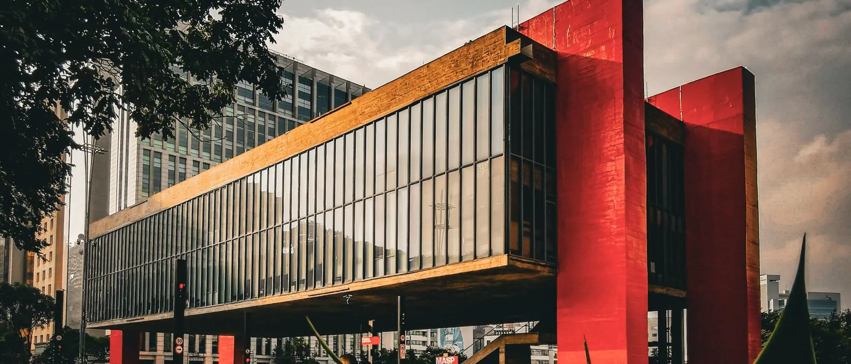 The red pillars of MASP seen from below